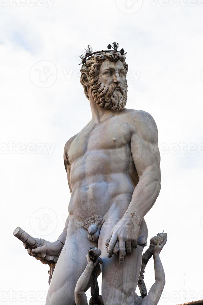 Neptune statue of fountain of neptune close up photo