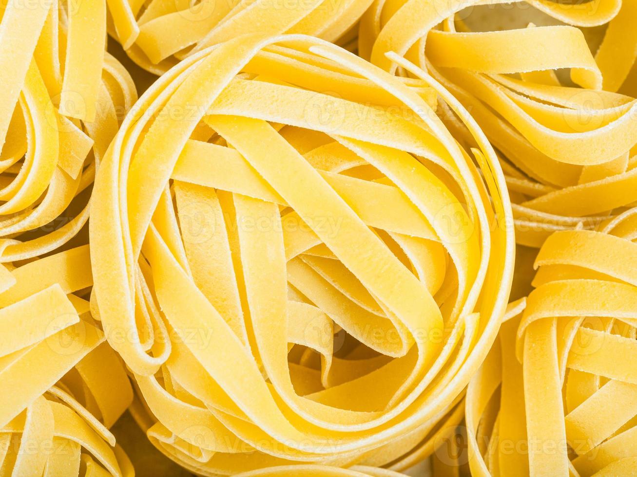 sémola de trigo duro pasta fettuccine foto