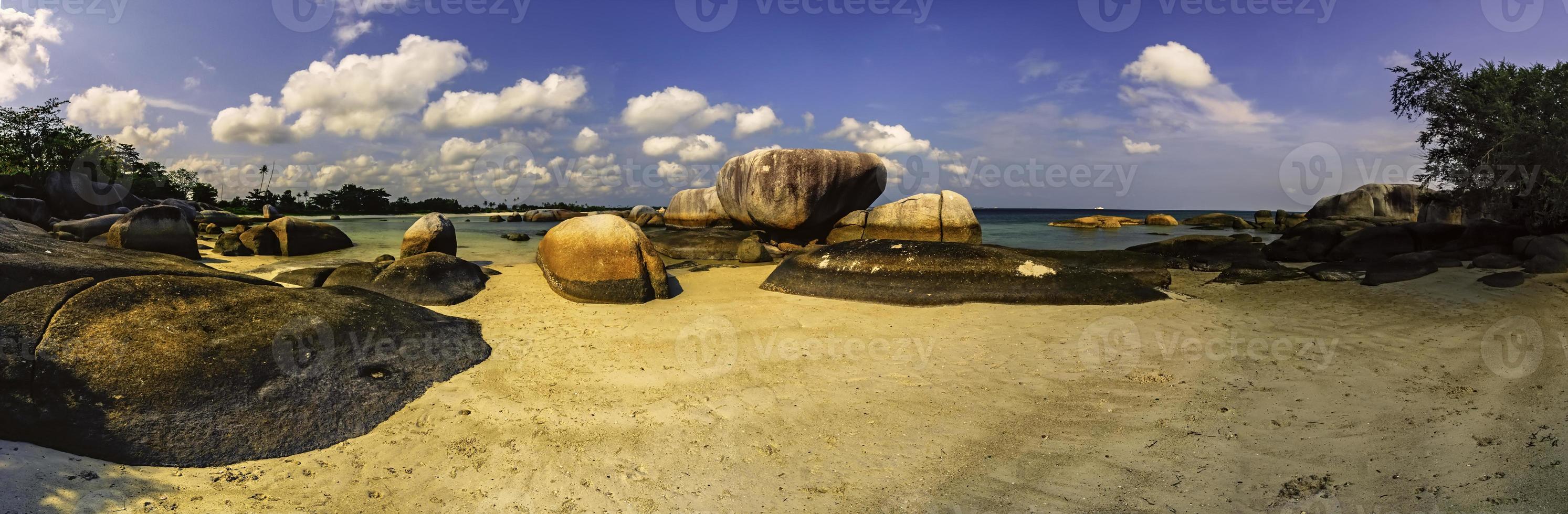 playa tanjung tinggi foto