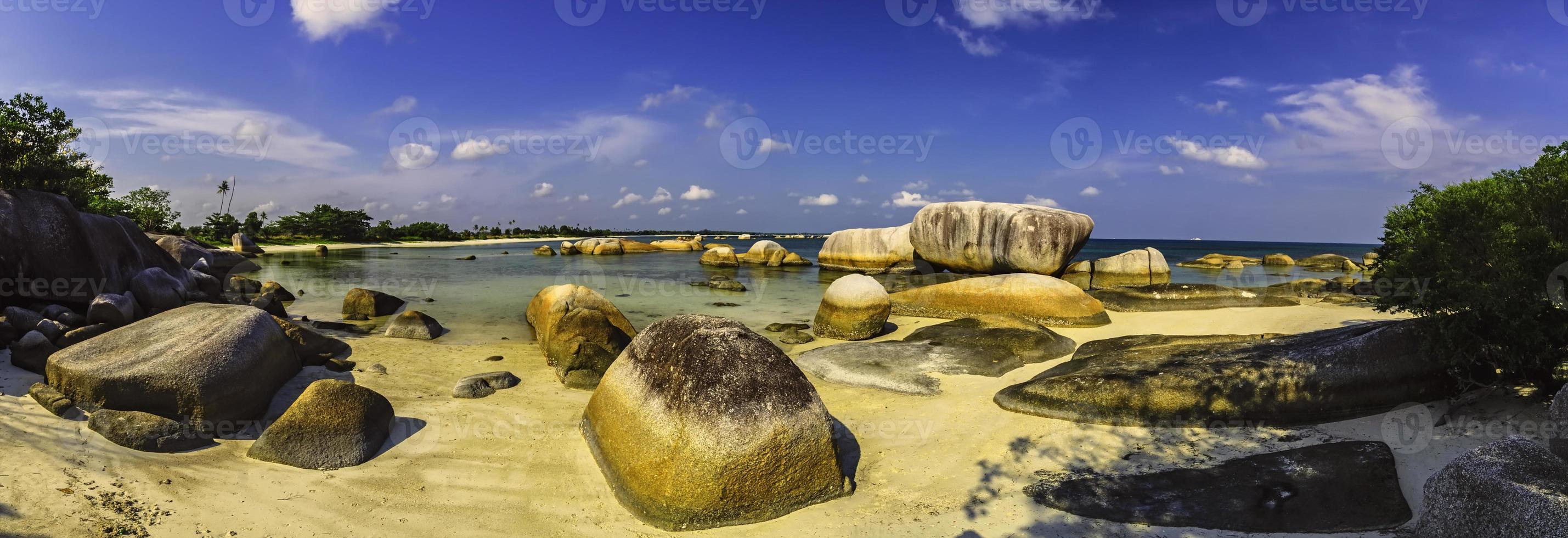 playa tanjung tinggi foto