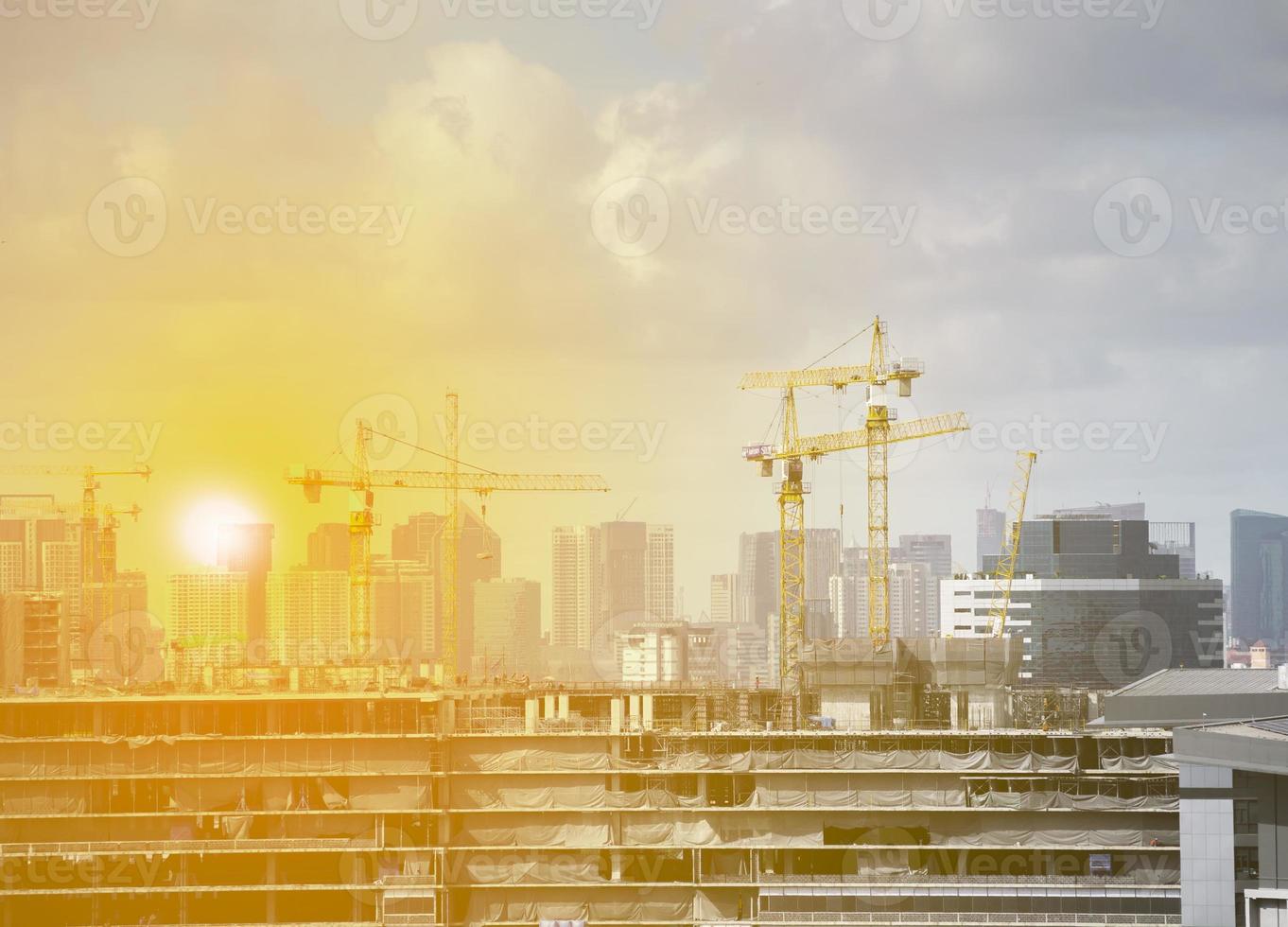 Crane construction for urban building 12270533 Stock Photo at Vecteezy Crane construction for urban building 12270533 Stock Photo at Vecteezy