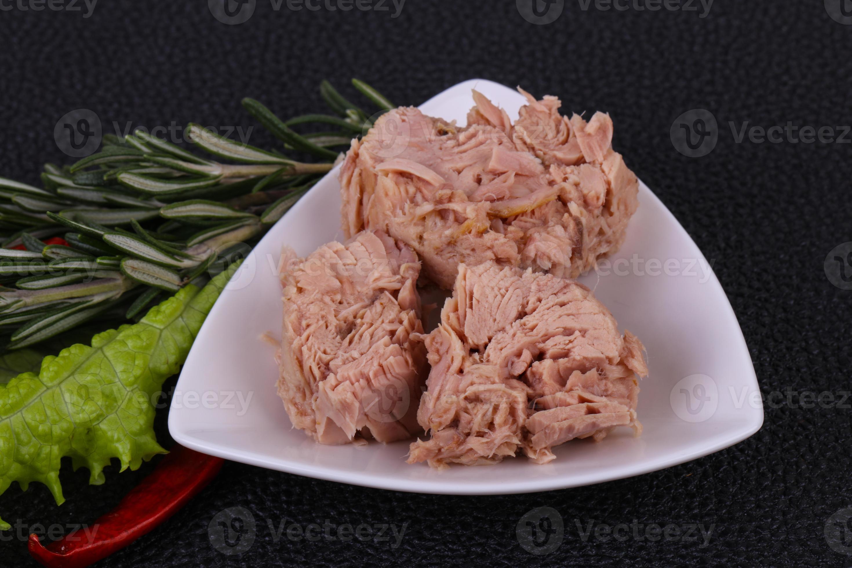 Tasty canned tuna fish in the bowl 12272503 Stock Photo at Vecteezy