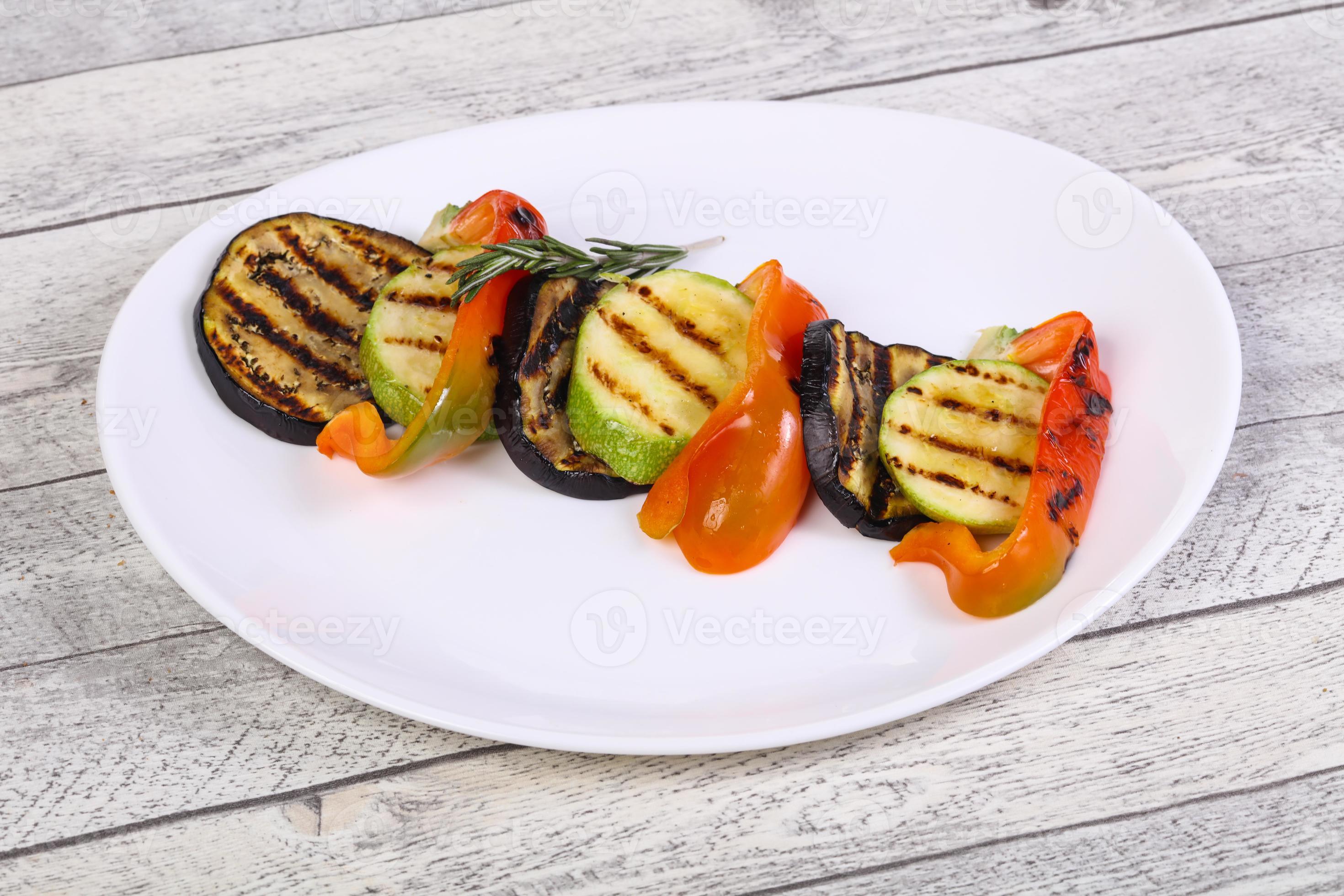 Grilled vegetables eggplant, zucchini and pepper 12272625 Stock Photo