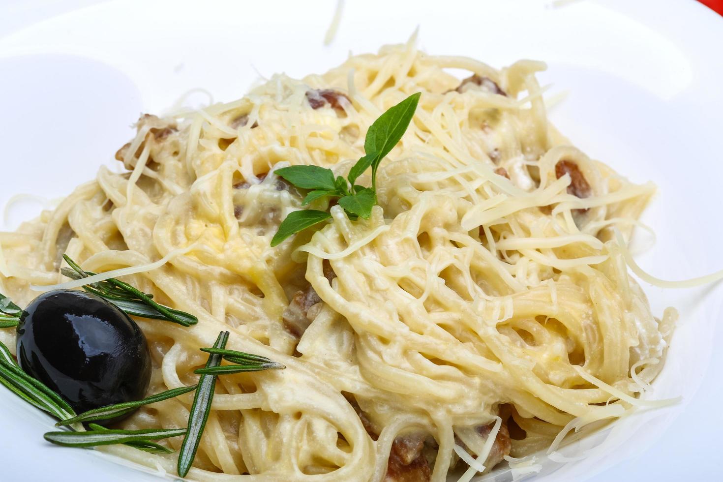 Pasta Carbonara on the plate photo