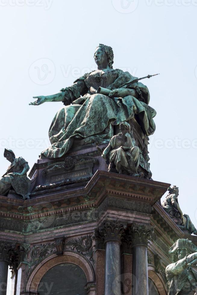 monumento a maria theresia, en viena foto