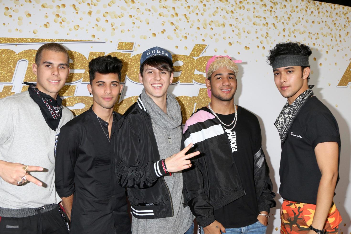 los angeles, 14 de agosto - cnco, christopher velez, richard camacho, joel pimentel, zabdiel de jesus, erick brian colon at the americas got talent temporada 13 show en vivo alfombra roja en el dolby theater el 14 de agosto de 2018 en los angeles, ca foto