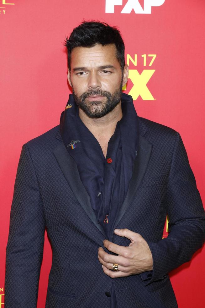 los angeles 8 de enero - ricky martin en el asesinato de gianni versace - proyección de estreno de american crime story en el arclight theater el 8 de enero de 2018 en los angeles, ca foto