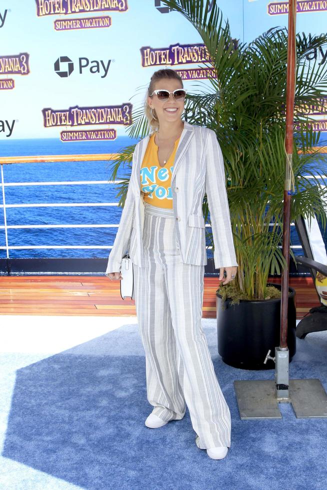 LOS ANGELES JUN 30 - Jodie Sweetin at the Hotel Transylvania 3 - Summer Vacation World Premiere at the Village Theater on June 30, 2018 in Westwood, CA photo