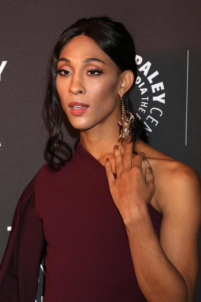 los angeles oct 25 - mj rodriguez at the paley honors - un tributo de gala a la música en televisión en el beverly wilshire hotel el 25 de octubre de 2018 en beverly hills, ca foto