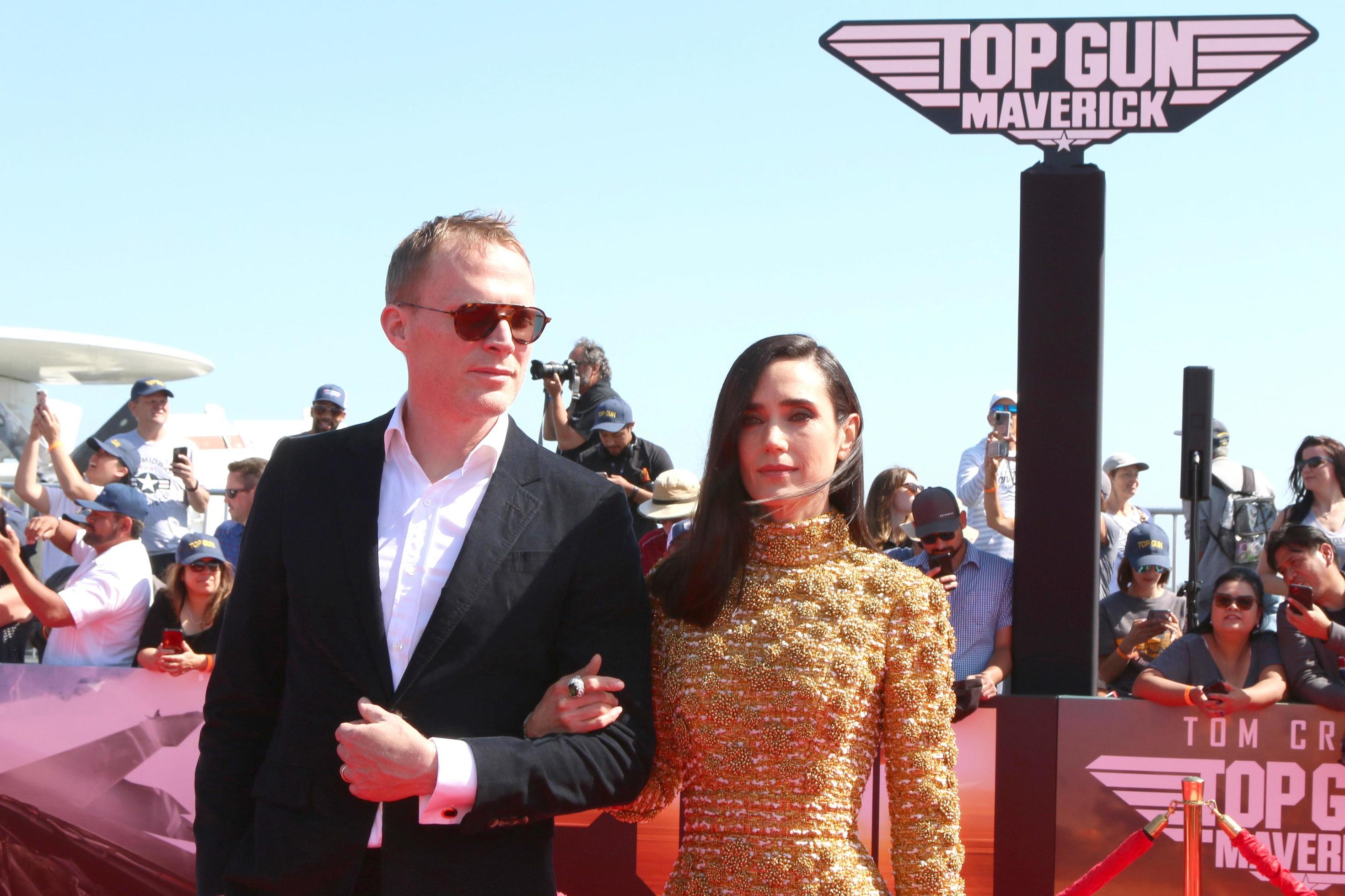 jennifer connelly top gun premiere