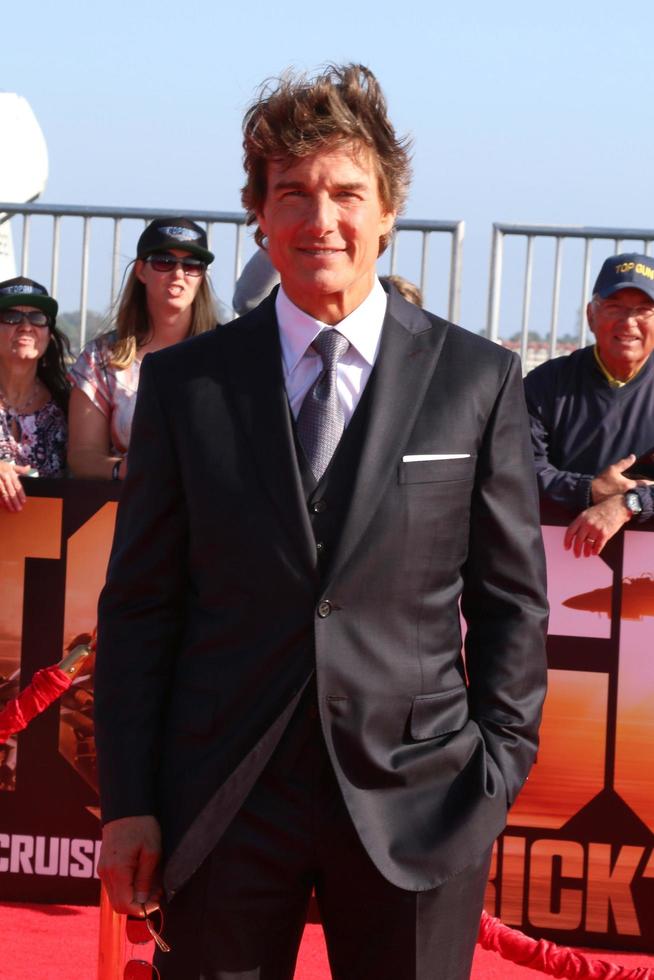 LOS ANGELES  MAY 4 - Tom Cruise at the Top Gun - Maverick World Premiere at USS Midway on May 4, 2022 in San Diego, CA photo
