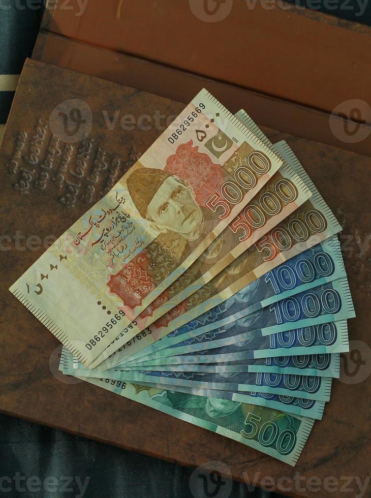 Money Of Pakistan Pakistani Rupee Bills PKR Banknotes 500 1000 5000 money-of-pakistan-pakistani-rupee-bills-pkr-banknotes-500-1000-5000