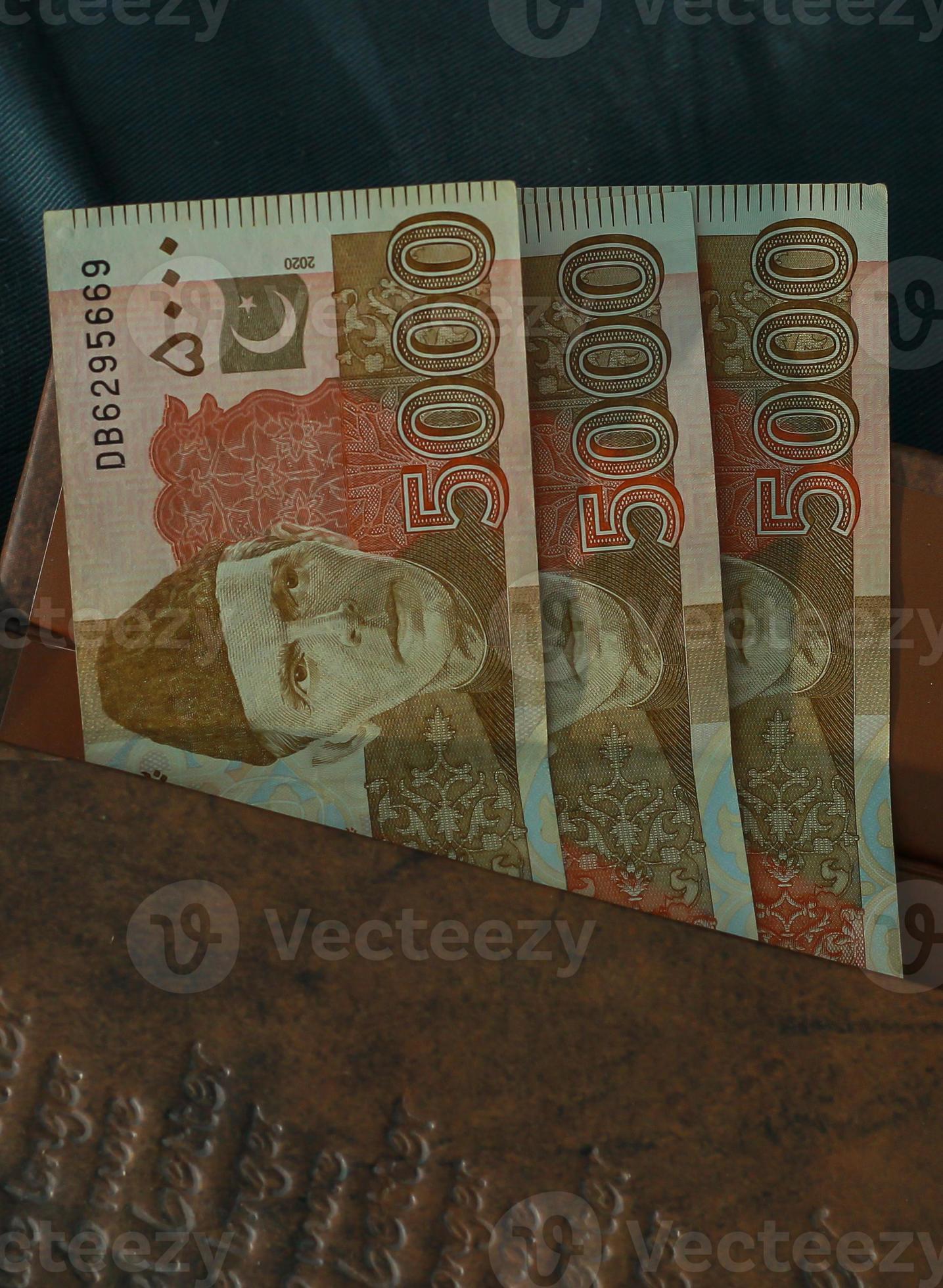 Money Of Pakistan Pakistani Rupee Bills PKR Banknotes 500 1000 5000 money-of-pakistan-pakistani-rupee-bills-pkr-banknotes-500-1000-5000