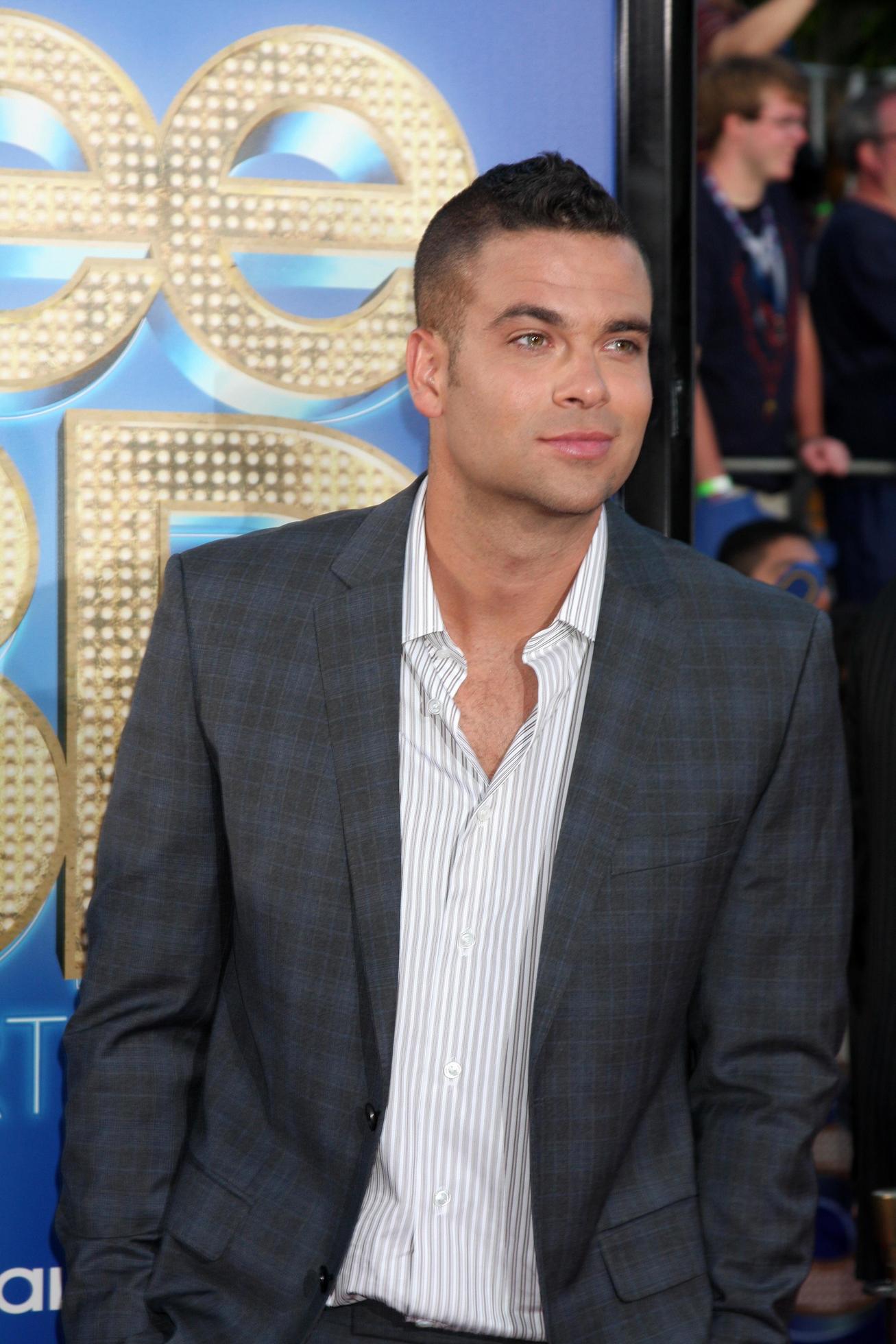 Los Ángeles, 6 de agosto Mark Salling llega a Glee The 3D Concert