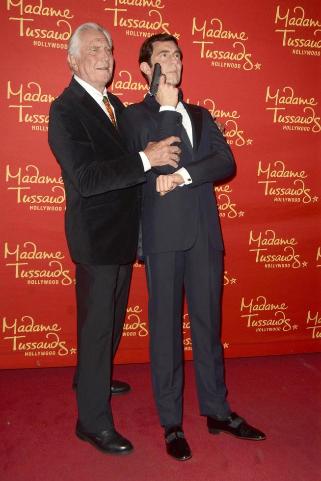 LOS ANGELES, DEC 15 - George Lazenby, with the George Lazenby Wax figure at the Madame Tussauds Hollywood Reveals All Six James Bonds In Wax at the TCL Chinese Theater on December 15, 2015 in Los Angeles, CA photo