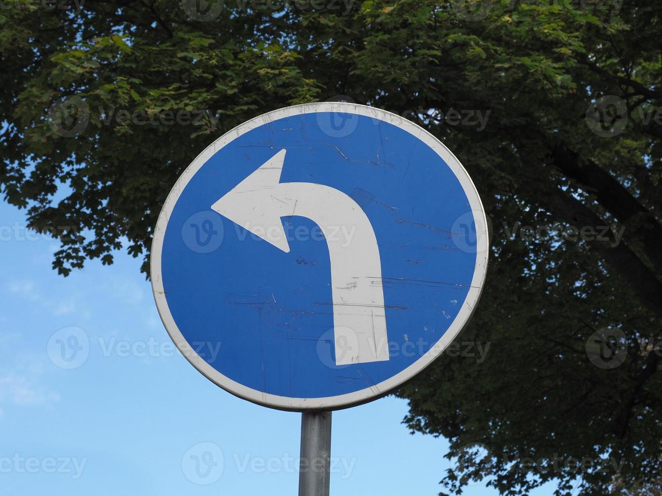 turn left sign photo