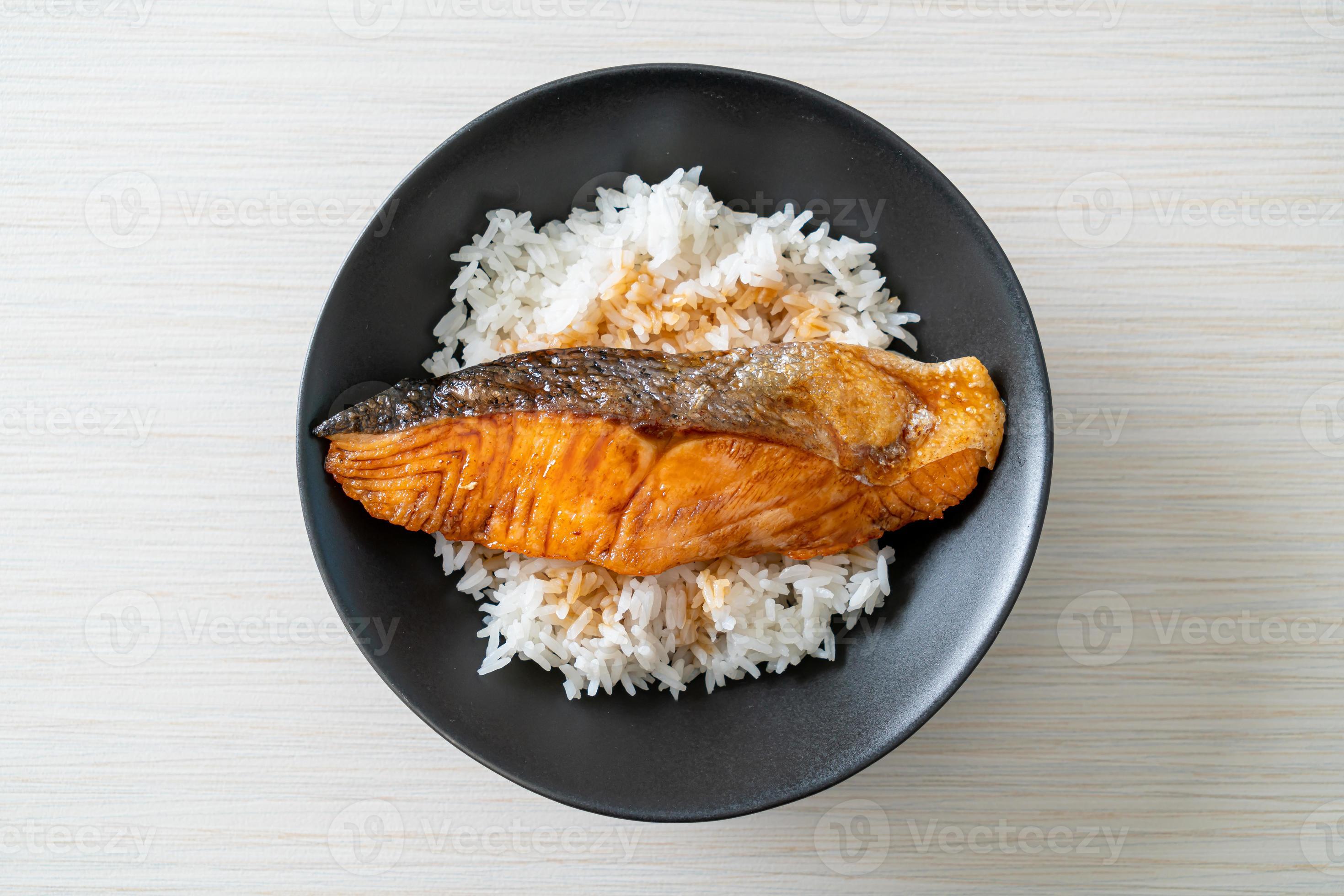 Grilled Salmon with Soy Sauce Rice Bowl 12337099 Stock Photo at Vecteezy