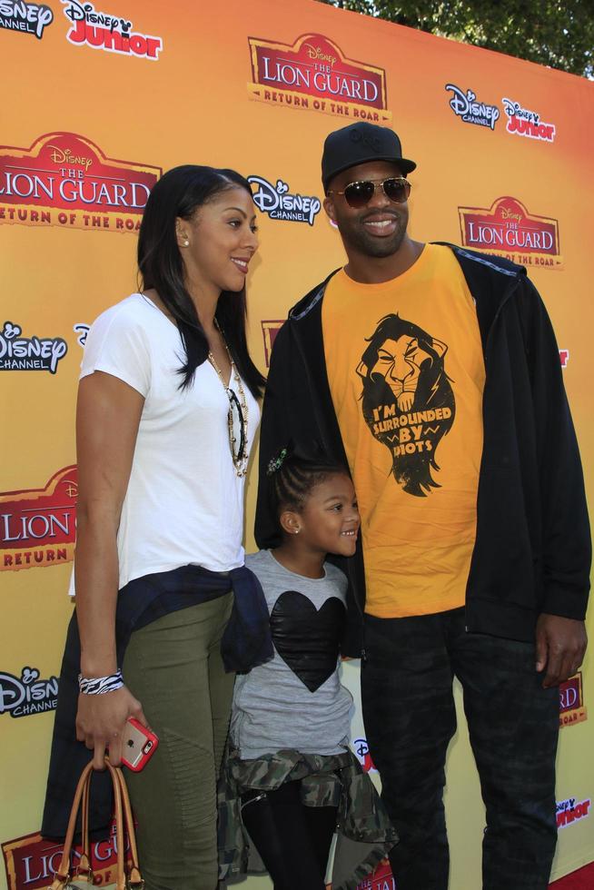 los angeles, 14 de noviembre - candace parker, lailaa, shelden williams en the lion guard - return of the roar screening en los estudios walt disney el 14 de noviembre de 2015 en burbank, ca foto