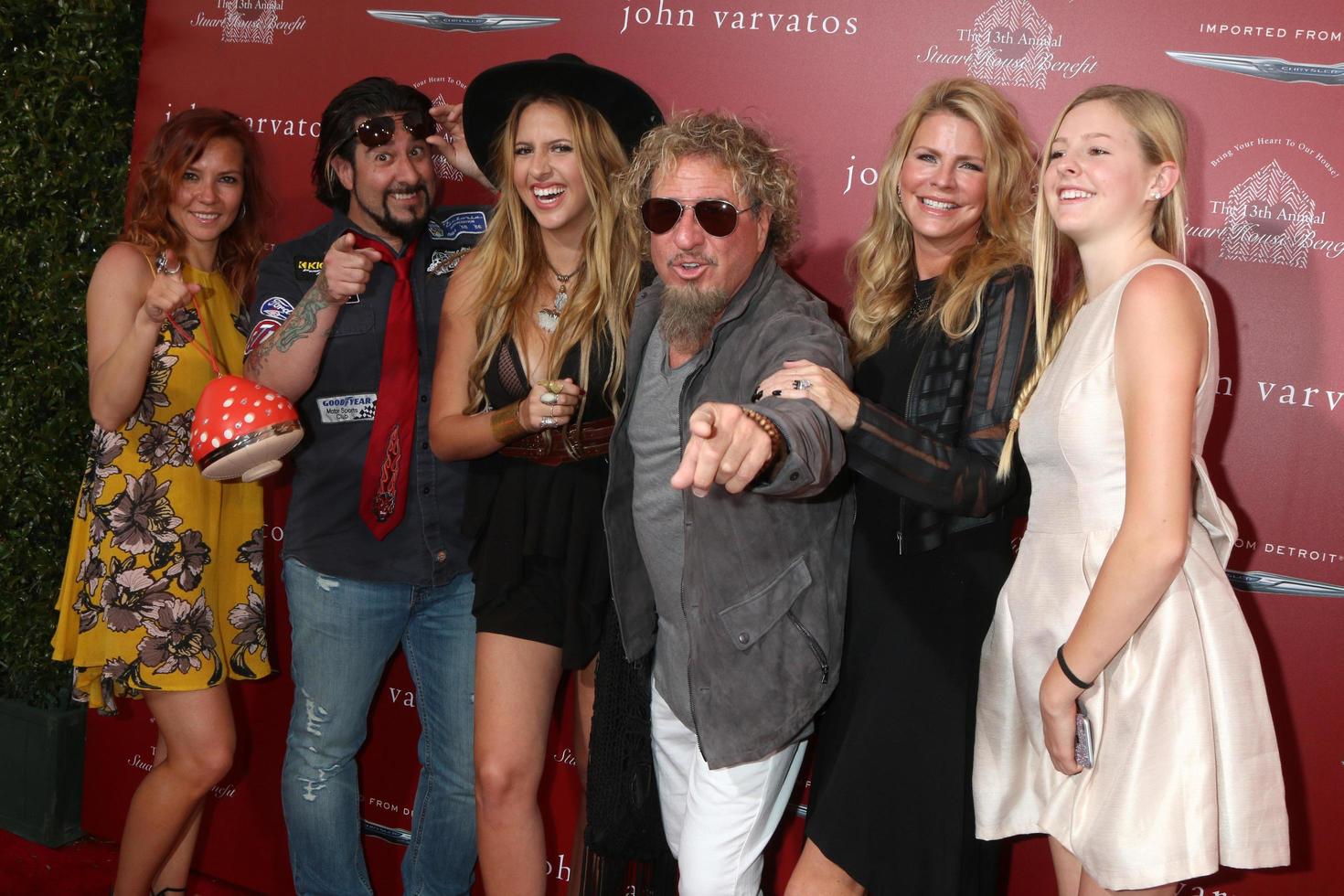 las vegas, 17 de abril - la nuera de sammy, el hijo de sammy, kari karte-hagar, sammy hagar, hijas en el 13º beneficio anual de stuart house de john varvatos en la tienda de john varvatos el 17 de abril de 2016 en west hollywood, California foto