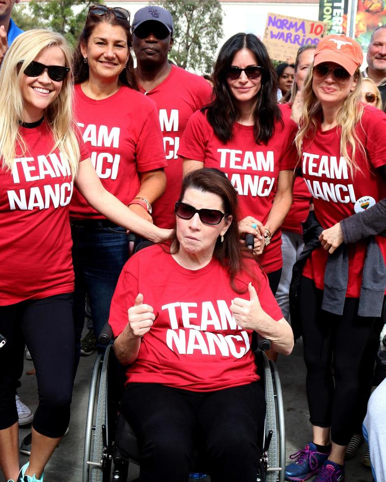 LOS ANGELES, OCT 16 - Reese Witherspoon, Friend, Nanci Ryder, Courteney Cox, Renee Zellweger, Kate Linder at the ALS Association Golden West Chapter Los Angeles County Walk To Defeat ALS at the Exposition Park on October 16, 2016 in Los Angeles, CA photo