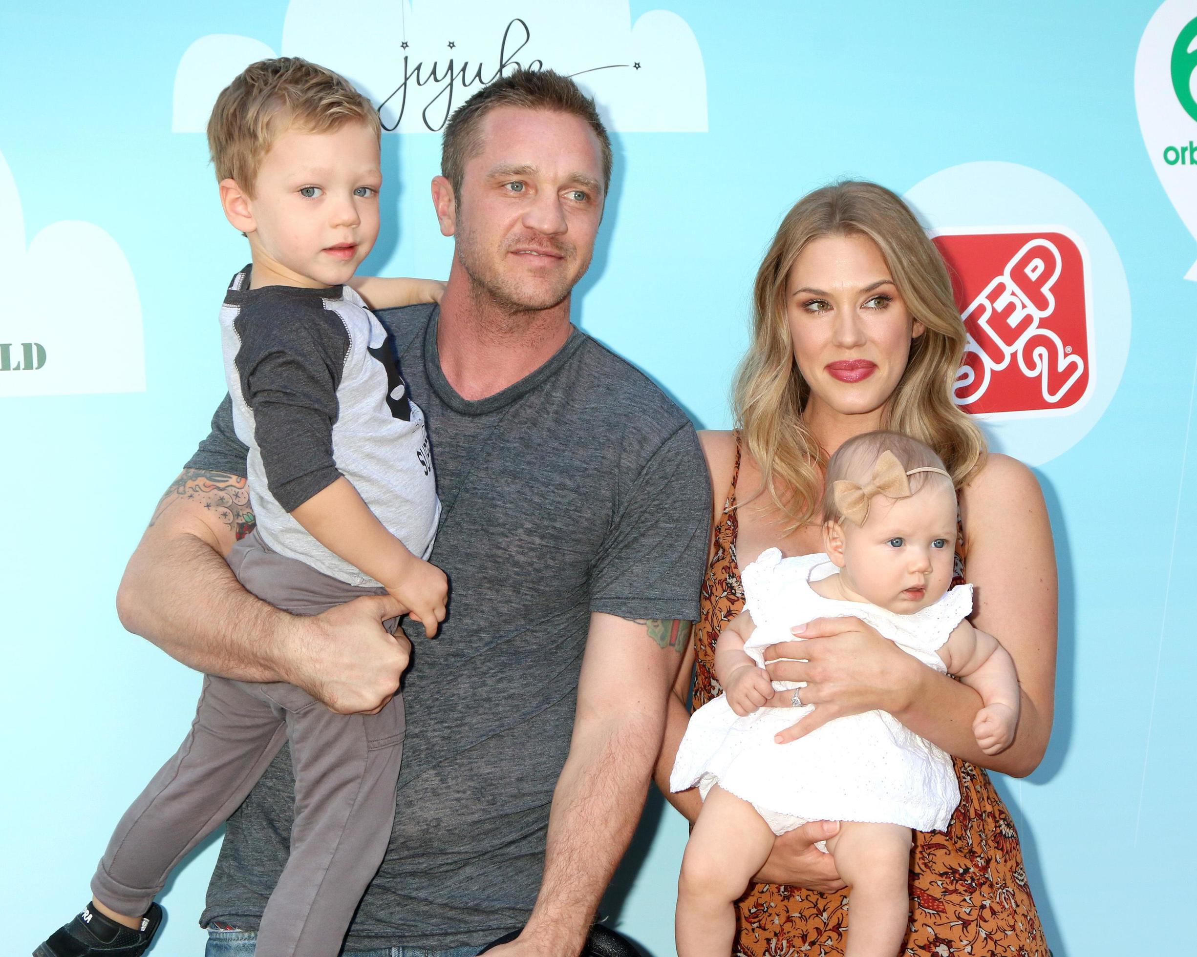 LOS ANGELES, SEP 24 Hudson Sawa, Devon Sawa, Dawni Sahanovitch