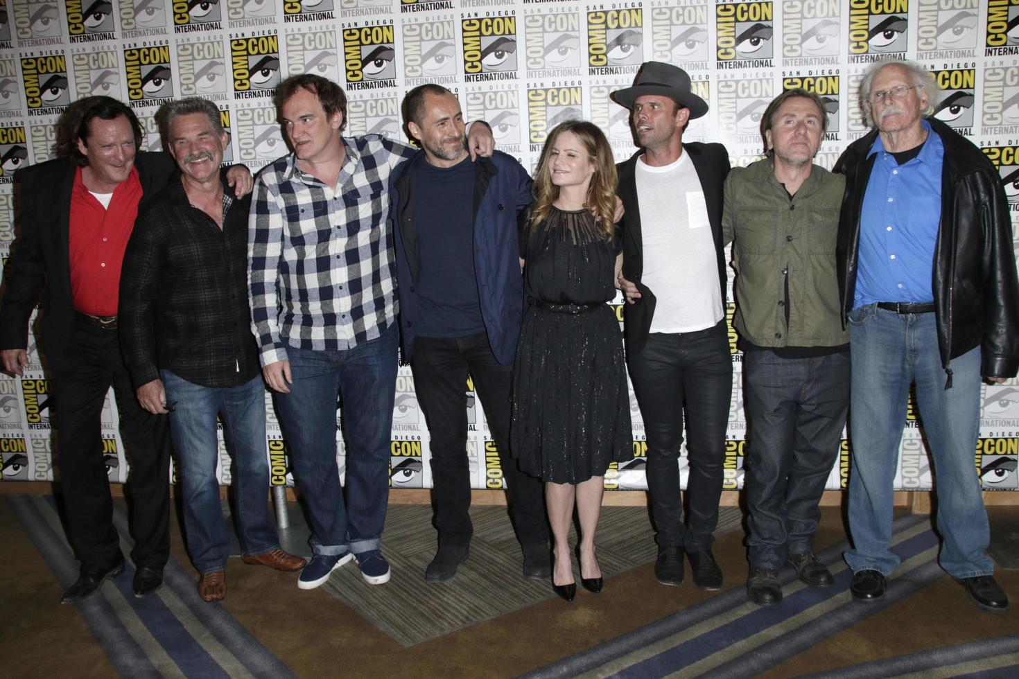 san diego, 11 de julio - michael madsen y kurt russell, quentin tarantino y los actores demian bichir, jennifer jason leigh, walton goggins, tim roth, bruce dern en la sala de prensa de los odiosos ocho en el hilton bayfront el 11 de julio de 2015 en san diego, ca foto