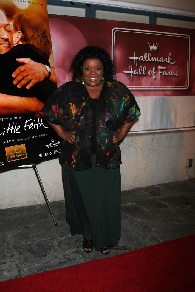 LOS ANGELES, NOV 3 -  Yvette Nicole Brown arrives at the Have a Little Faith Premiere of a ABC TV and Hallmark Hall of Fame TV Movie at Twentieth Century Fox Studios on November 3, 2011 in Los Angeles, CA photo