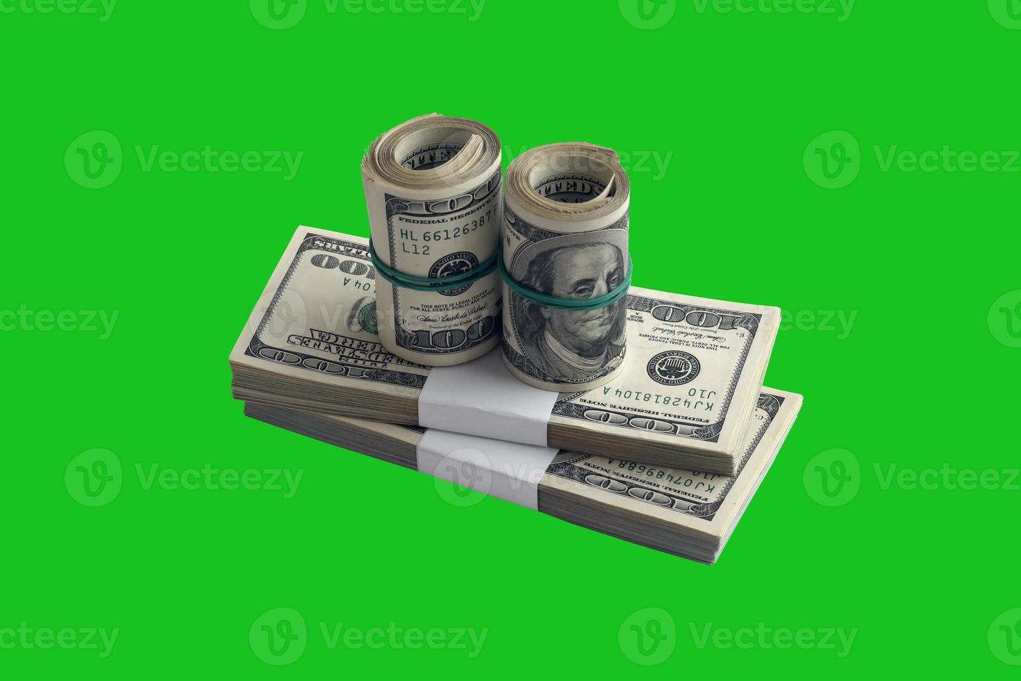 fajo de billetes de dólar estadounidense aislado en verde chroma keyer. paquete de dinero americano con alta resolución en máscara verde perfecta foto