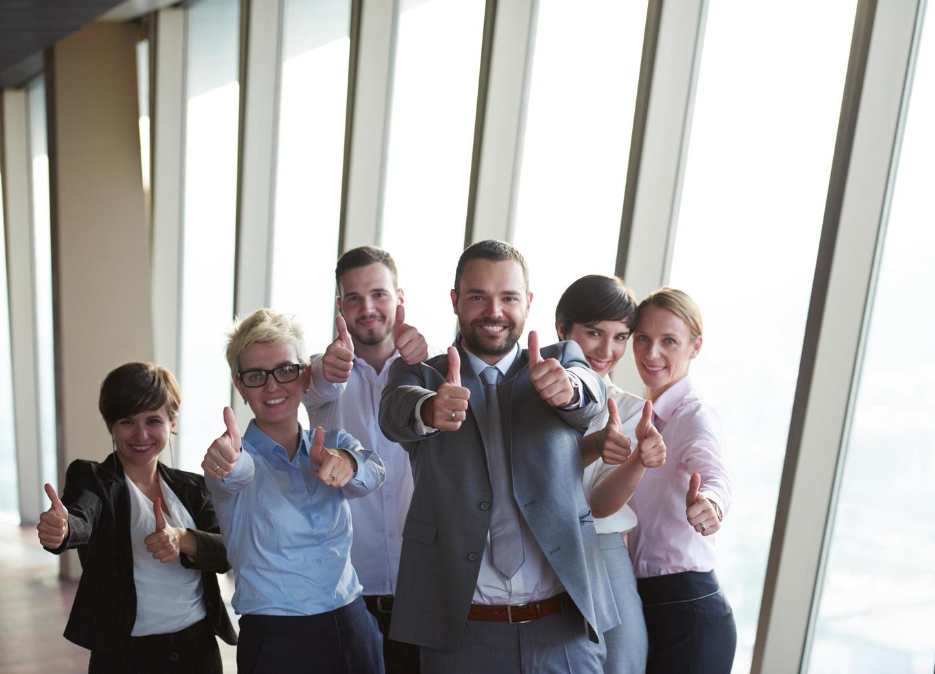 grupo diverso de personas de negocios foto