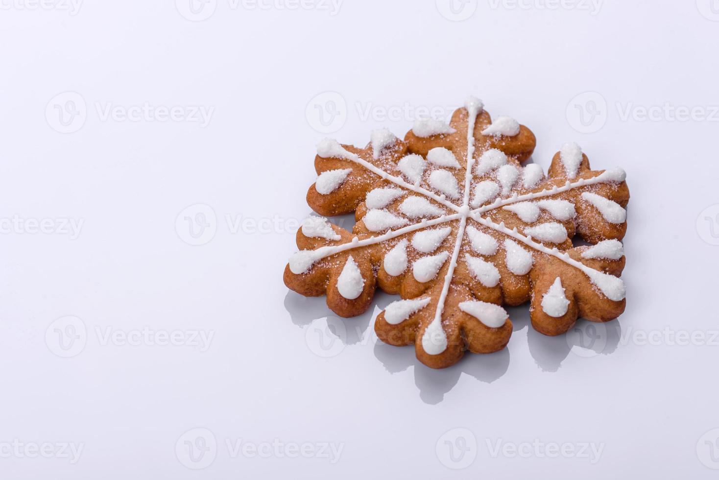 Elements of Christmas scenery, toys, gingerbread and other Christmas tree decorations photo