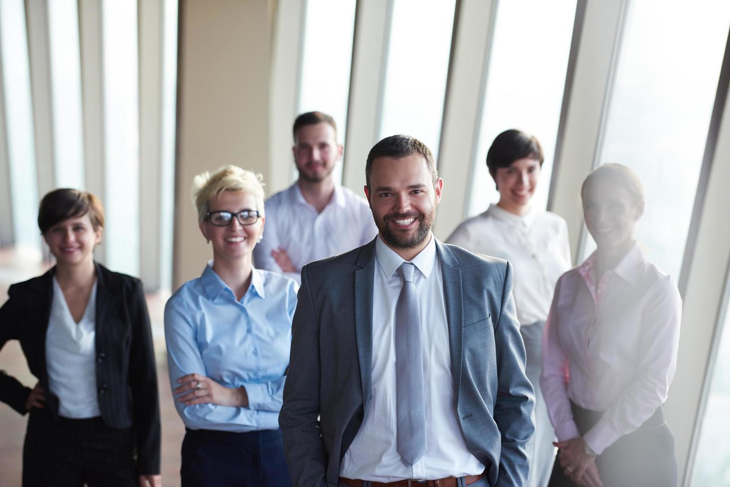 grupo diverso de personas de negocios foto