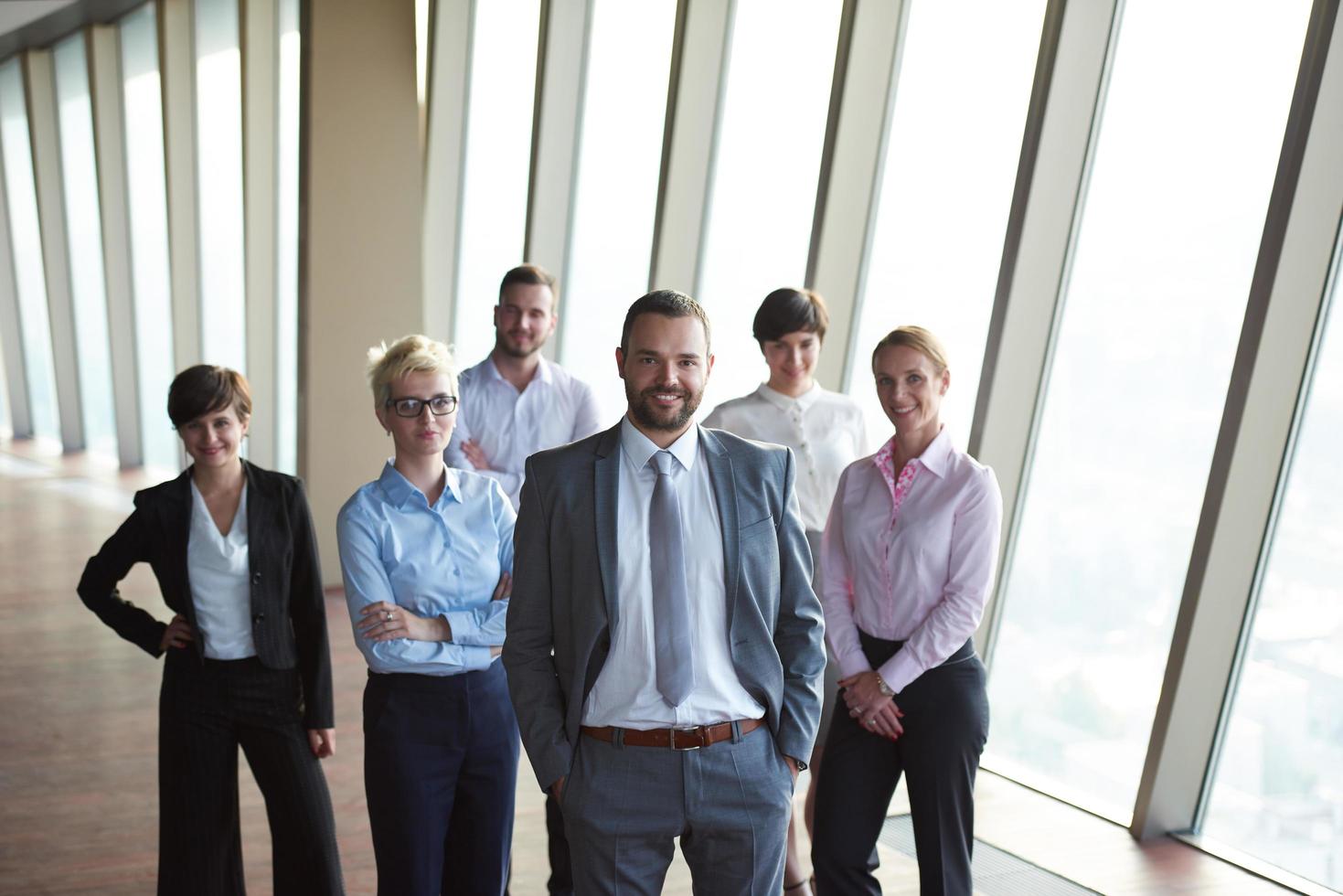 grupo diverso de personas de negocios foto