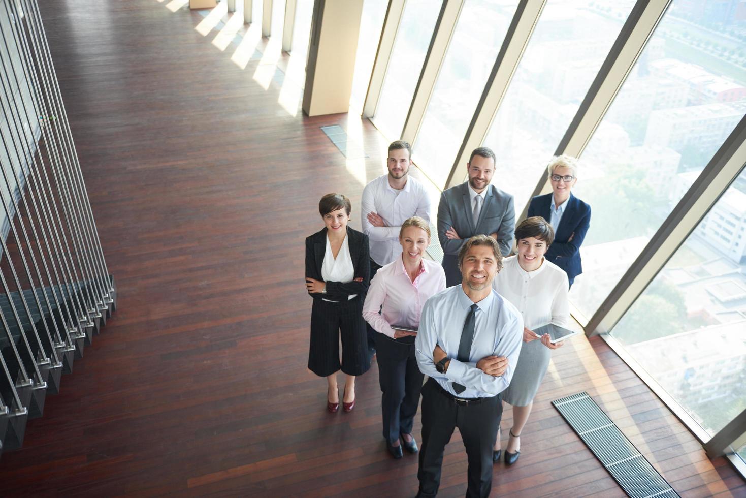 grupo diverso de personas de negocios foto