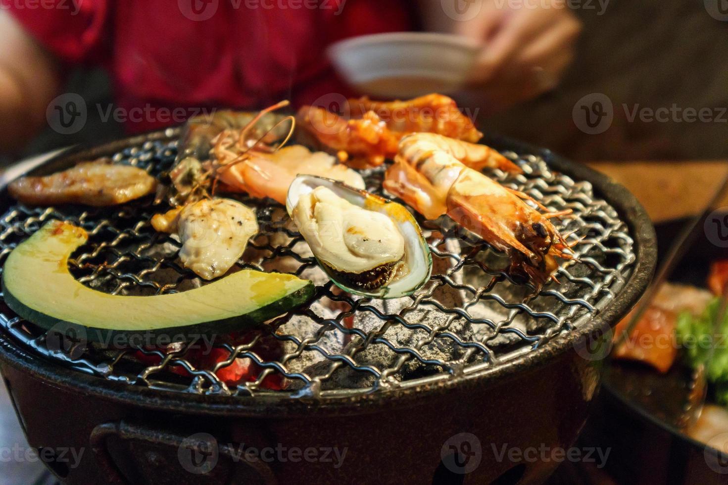 korean barbecue grilled bulgogi 12474652 Stock Photo at Vecteezy