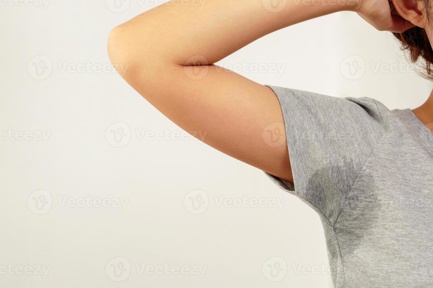 Armpits with a musty smell photo