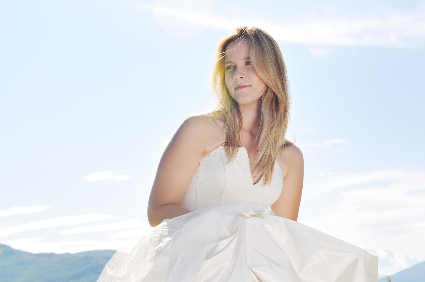 beautiful bride outdoor photo