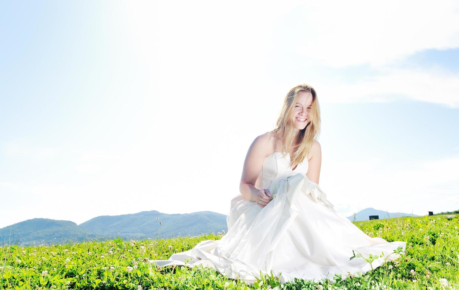 beautiful bride outdoor photo