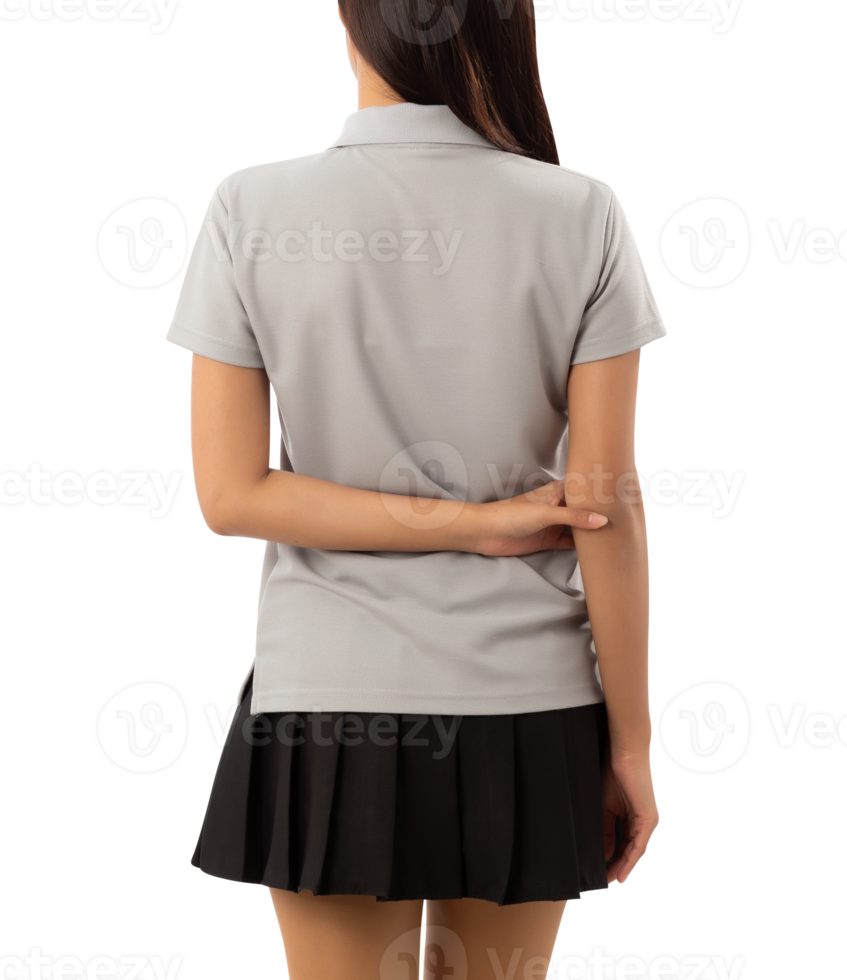 jovem mulher com recorte de maquete de camisa polo cinza, arquivo png