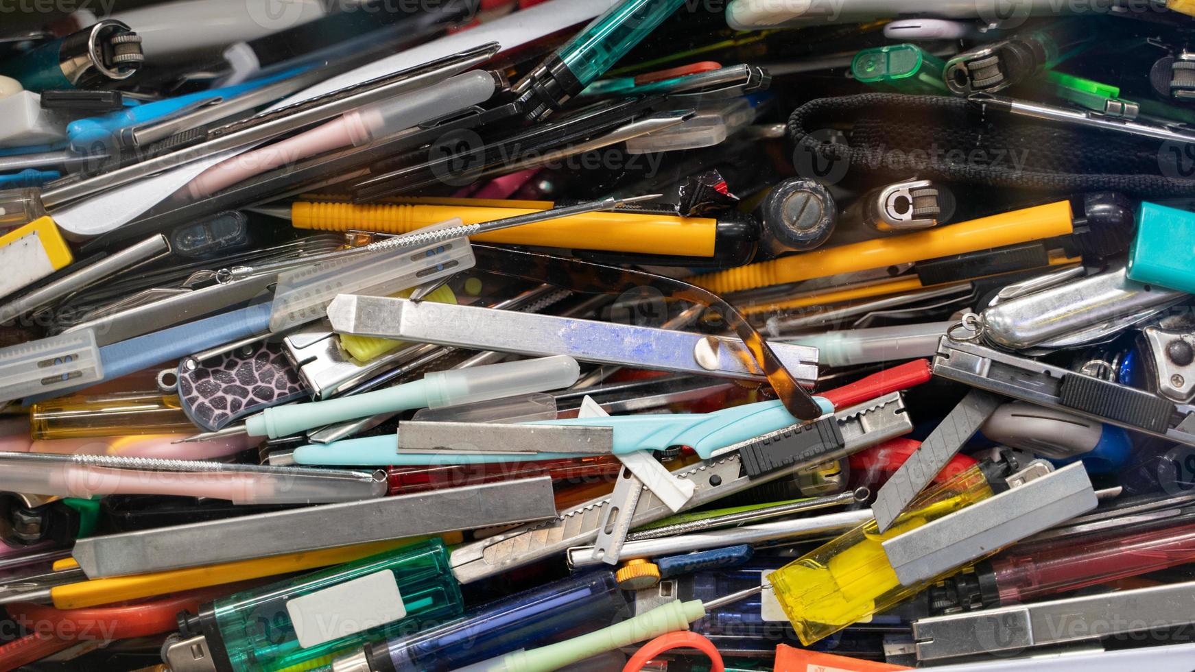 Dangerous and prohibited items not allowed to carry on flight at the