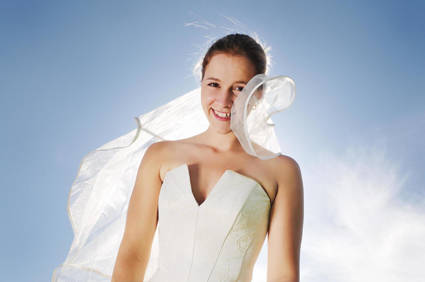 beautiful bride outdoor photo