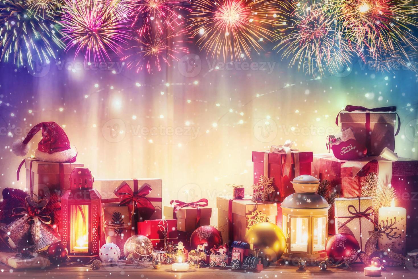 feliz navidad y próspero año nuevo decoración para celebración fuegos artificiales con espacio de copia foto