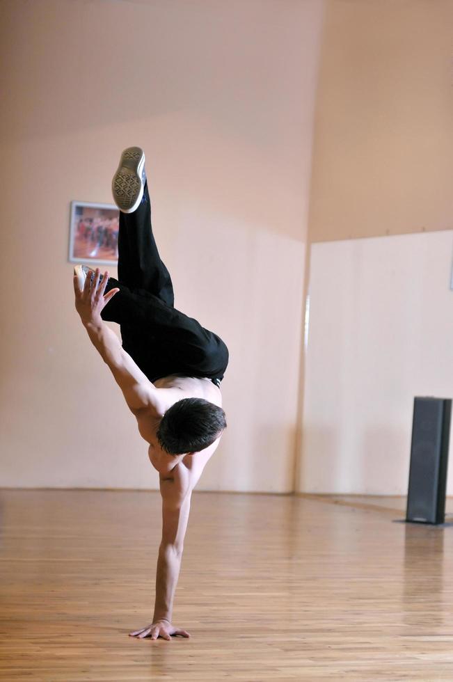 vista de grupo de breakdance foto