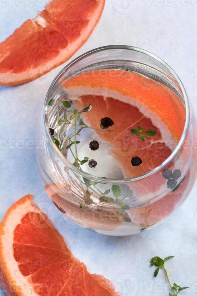 Gin and Tonic with Grapefruit photo