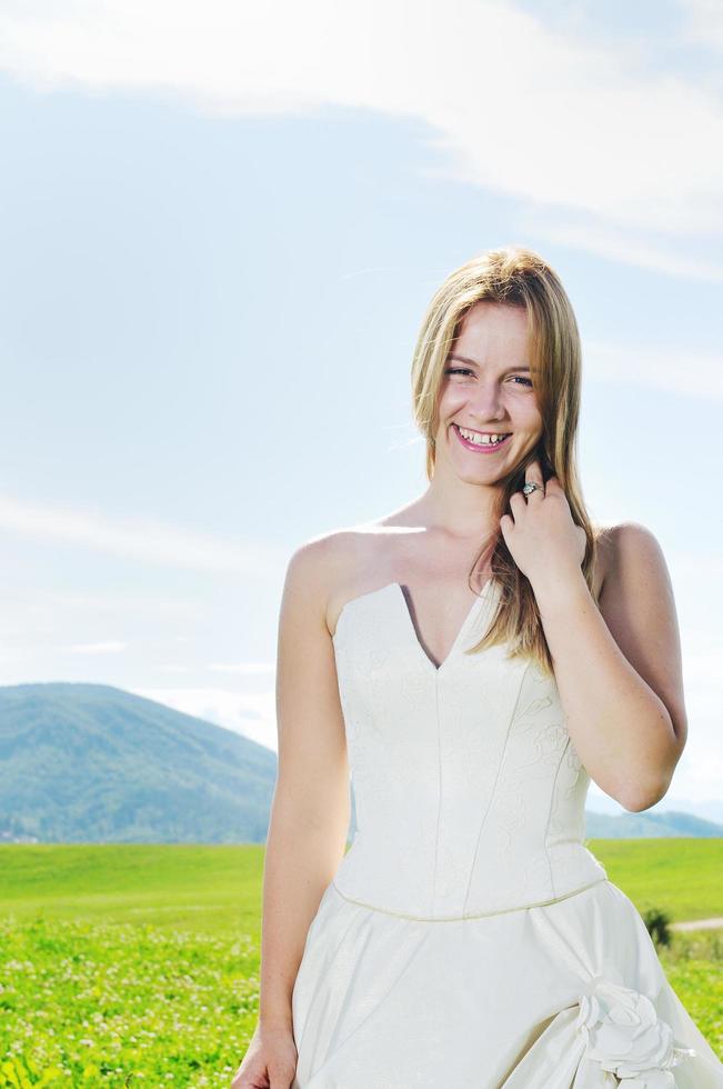 beautiful bride outdoor photo