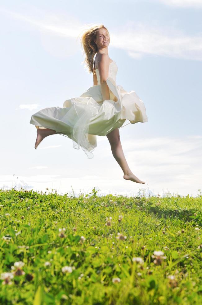 beautiful bride outdoor photo