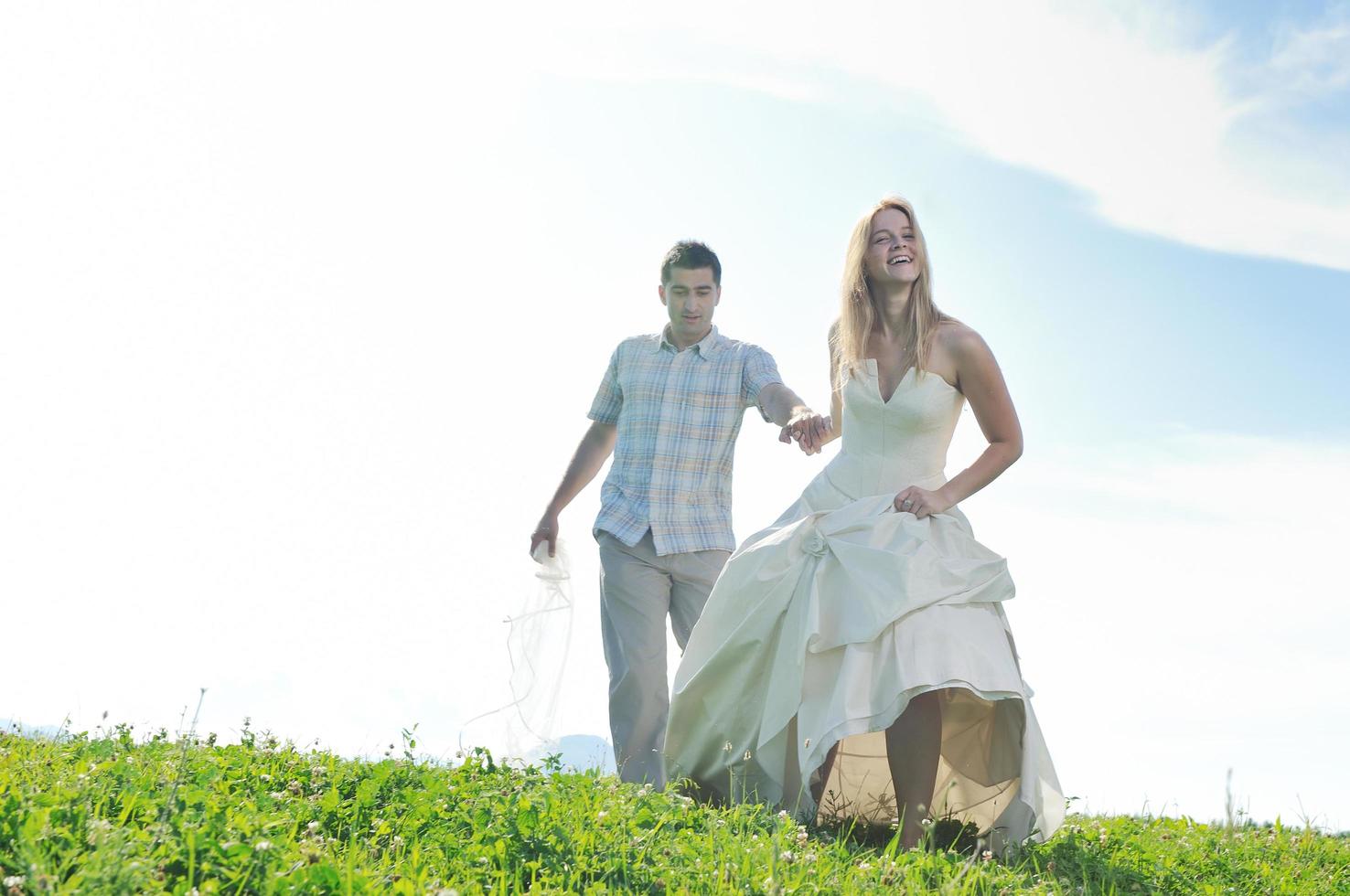 happy bride and groon outdoor photo