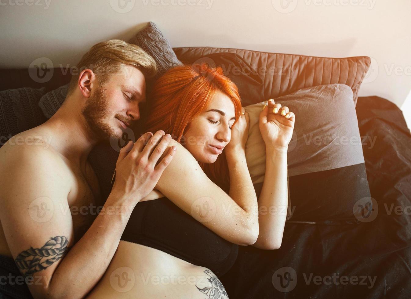 Couple pregnancy portrait photo