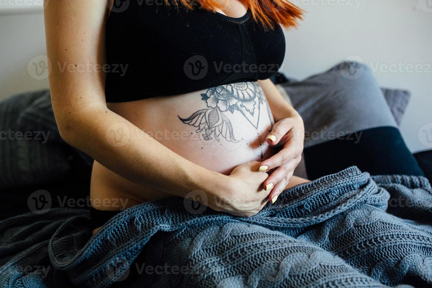 Couple pregnancy portrait photo