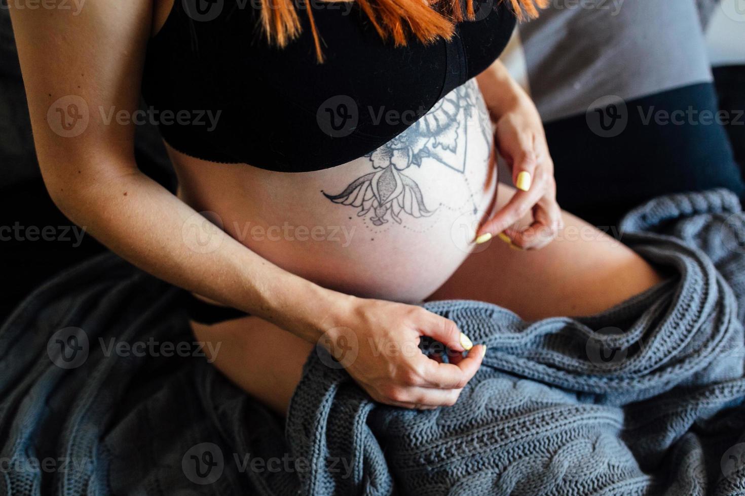 Couple pregnancy portrait photo