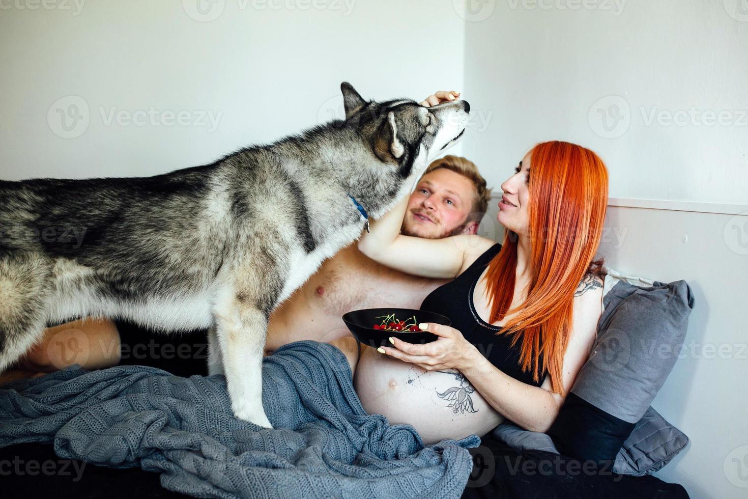 Couple pregnancy portrait photo